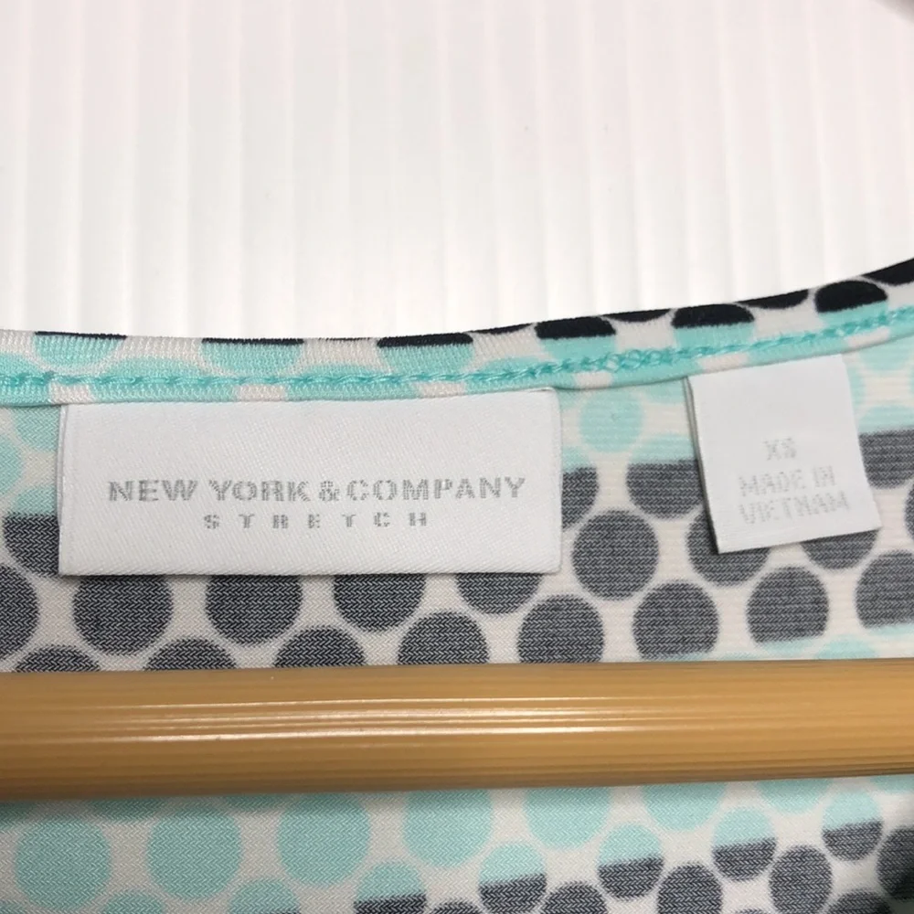 New York & Company Green Polka Dot Sleeveless Top XS NEW - Picture 5 of 8